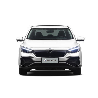 La longue croisière s'étendent l'automobile EV Dongfeng Venucia D60EV de 420km que la longue croisière s'étendent des voitures de 420km EV pour des familles
