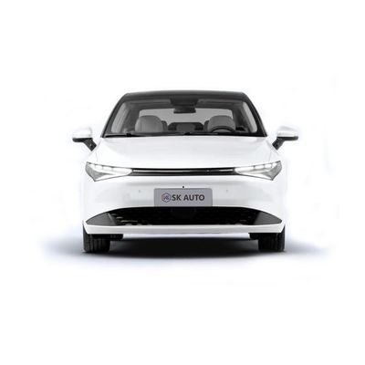 Dans l'automobile toute neuve courante des véhicules 5-Seat d'énergie de Xiaopeng P5 0km de voiture d'Ev pour des familles