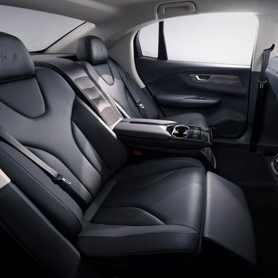 Berline à grande vitesse de Hongqi New Energy 5 Seater de HongQi EQM5 EV de voiture moyenne électrique pure de la voiture 431km