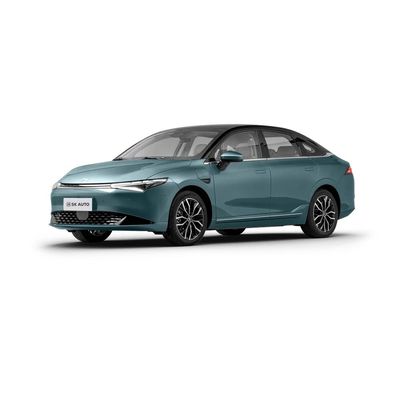 Voiture électrique de berline de chaîne des véhicules 420km de Xiaopeng P5 New Energy pour l'adulte