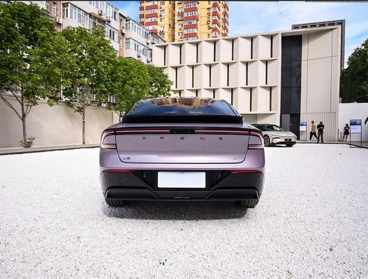 Xpeng 5 places berline EV avec une autonomie de 602/710 km et une vitesse maximale de 200 km/h
