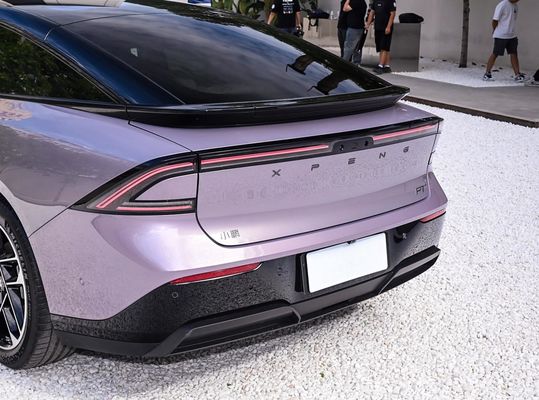 Xpeng 5 places berline EV avec une autonomie de 602/710 km et une vitesse maximale de 200 km/h