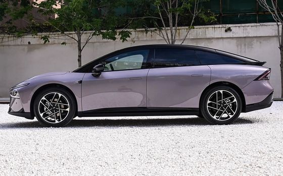 Xpeng 5 places berline EV avec une autonomie de 602/710 km et une vitesse maximale de 200 km/h