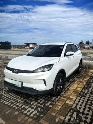 Range utilisé 400km 160kW SUV électrique Weltmeister voiture d'occasion en bon état bas kilométrage noir