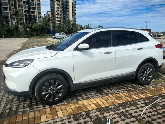 Range utilisé 400km 160kW SUV électrique Weltmeister voiture d'occasion en bon état bas kilométrage noir