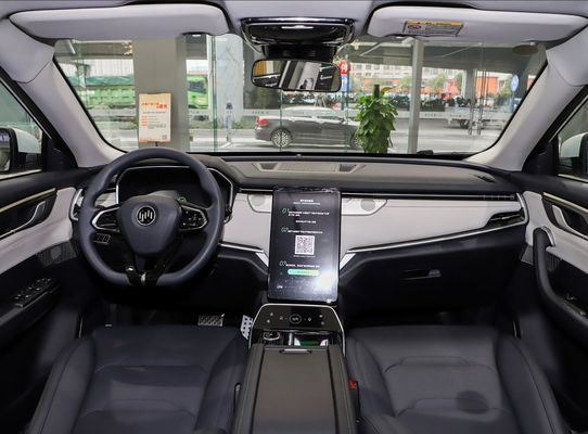 Range utilisé 400km 160kW SUV électrique Weltmeister voiture d'occasion en bon état bas kilométrage noir
