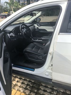 Range utilisé 400km 160kW SUV électrique Weltmeister voiture d'occasion en bon état bas kilométrage noir
