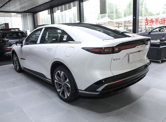 2025 Nouveau modèle de véhicule électrique électrique avec 5 places Mazda EZ6 Long Ranger Hybrid Electric Car avec toit ensoleillé