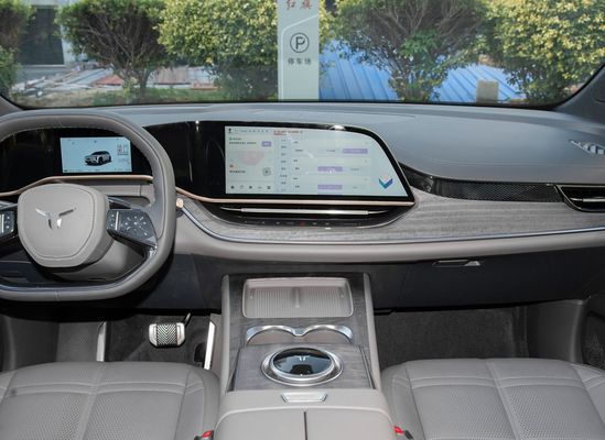 202/253 KW Motor Hongqi Limousine Voiture électrique avec une vitesse maximale de 200 Km/h et une longueur de 4925 mm