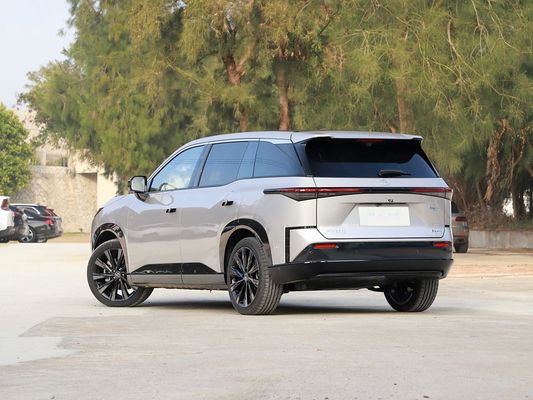 Cltc Range 300 Km Automobile EV avec transmission FIX et taille 5125 2025 1950mm Convient pour les solutions de transport urbain