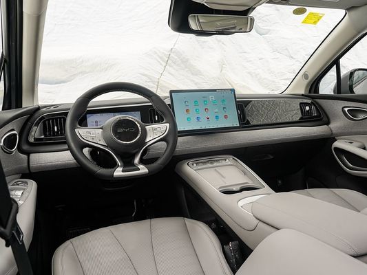 Affichage à écran tactile Caractéristiques intérieures 2025 Modèle BYD EV Voiture avec toit solaire et énergie de batterie 60,9 kWh Chargement rapide Véhicule électrique Vente à chaud