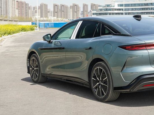2025 Puissant véhicule électrique Han L BYD avec une puissance maximale de 500 kW et un gouvernail en cuir 1000V haute tension