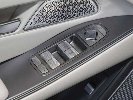 2025 Puissant véhicule électrique Han L BYD avec une puissance maximale de 500 kW et un gouvernail en cuir 1000V haute tension