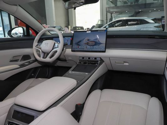 2025 Puissant véhicule électrique Han L BYD avec une puissance maximale de 500 kW et un gouvernail en cuir 1000V haute tension