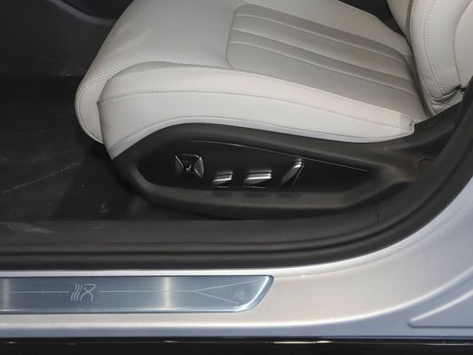 2025 Puissant véhicule électrique Han L BYD avec une puissance maximale de 500 kW et un gouvernail en cuir 1000V haute tension