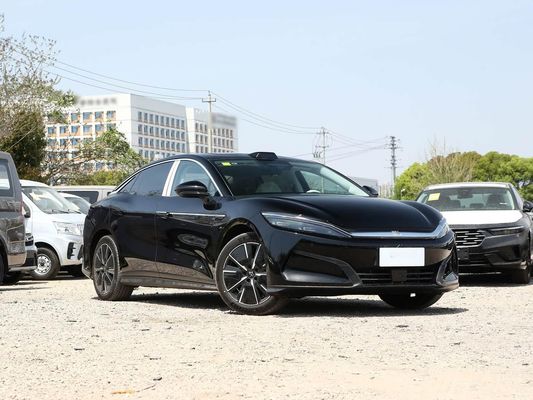 Modèle de véhicule 601km Autonomie de 83,2 kWh Capacité de la batterie AWD Chargement rapide Toit solaire Structure haute tension Confortable pour la famille
