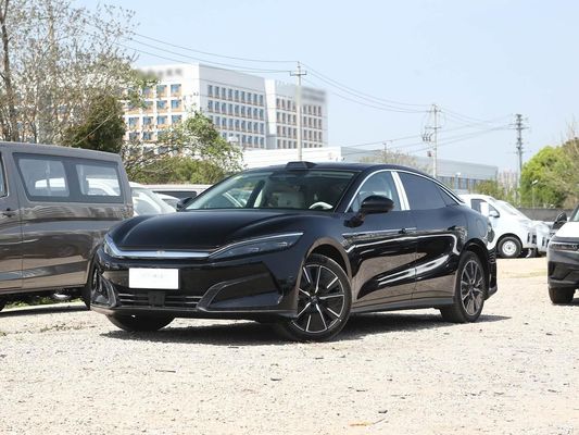 Modèle de véhicule 601km Autonomie de 83,2 kWh Capacité de la batterie AWD Chargement rapide Toit solaire Structure haute tension Confortable pour la famille