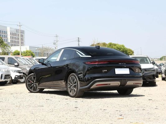 Modèle de véhicule 601km Autonomie de 83,2 kWh Capacité de la batterie AWD Chargement rapide Toit solaire Structure haute tension Confortable pour la famille