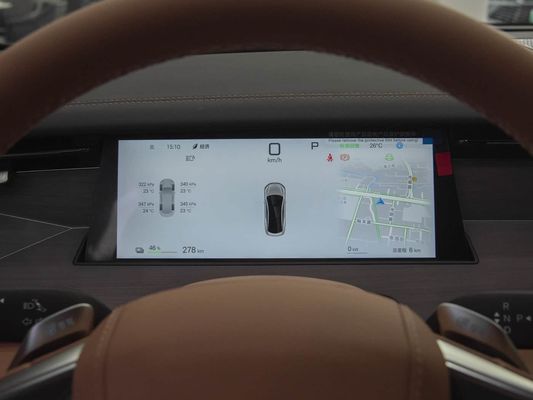 Modèle de véhicule 601km Autonomie de 83,2 kWh Capacité de la batterie AWD Chargement rapide Toit solaire Structure haute tension Confortable pour la famille
