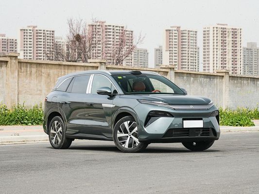 Nouvelle voiture électrique BYD 2025 Modèle 100,5 KWh Capacité de batterie et recharge rapide 0,1 heure 670KM Autonomie longue portée 500kW Puissance voiture électrique Grand espace pour la famille 7 places