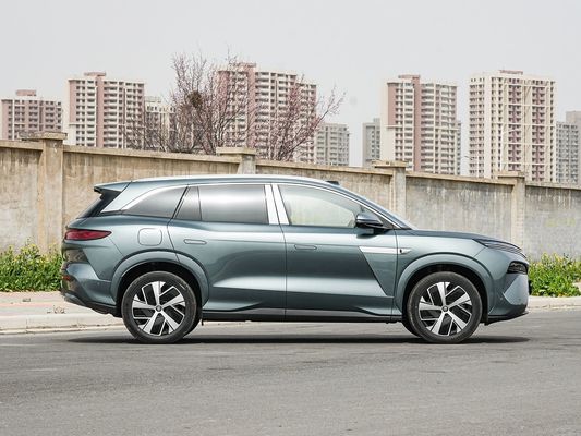 Nouvelle voiture électrique BYD 2025 Modèle 100,5 KWh Capacité de batterie et recharge rapide 0,1 heure 670KM Autonomie longue portée 500kW Puissance voiture électrique Grand espace pour la famille 7 places