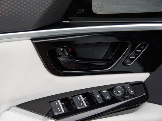 350kW de puissance du moteur SUV entièrement électrique Honda S7 Longue portée 650km Fast Charging EV Nouveau à vendre avec toit ensoleillé pour la famille