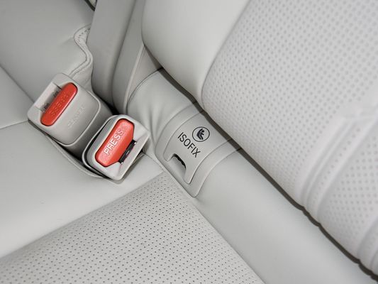 350kW de puissance du moteur SUV entièrement électrique Honda S7 Longue portée 650km Fast Charging EV Nouveau à vendre avec toit ensoleillé pour la famille