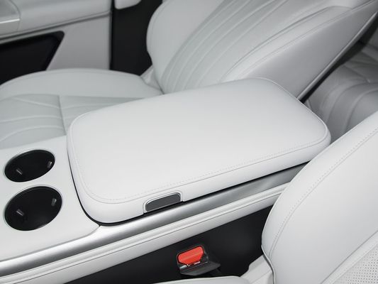 2025 Xpeng G9 SUV entièrement électrique 93,1 kWh Capacité de la batterie 423 kW Puissance maximale du moteur 680 km Autonomie longue et recharge rapide avec toit solaire