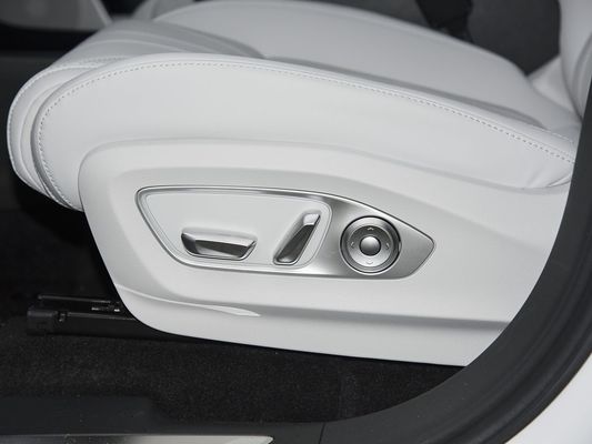 2025 Xpeng G9 SUV entièrement électrique 93,1 kWh Capacité de la batterie 423 kW Puissance maximale du moteur 680 km Autonomie longue et recharge rapide avec toit solaire