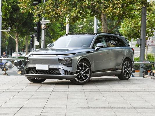 Maximisez votre expérience de conduite avec le Xpeng G9 Véhicule électrique à recharge rapide couple maximal du moteur 695N.m Puissance maximale du moteur 423kW Vitesse maximale 200km/h