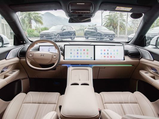 Maximisez votre expérience de conduite avec le Xpeng G9 Véhicule électrique à recharge rapide couple maximal du moteur 695N.m Puissance maximale du moteur 423kW Vitesse maximale 200km/h