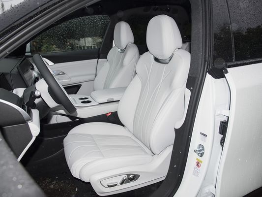 Maximisez votre expérience de conduite avec le Xpeng G9 Véhicule électrique à recharge rapide couple maximal du moteur 695N.m Puissance maximale du moteur 423kW Vitesse maximale 200km/h