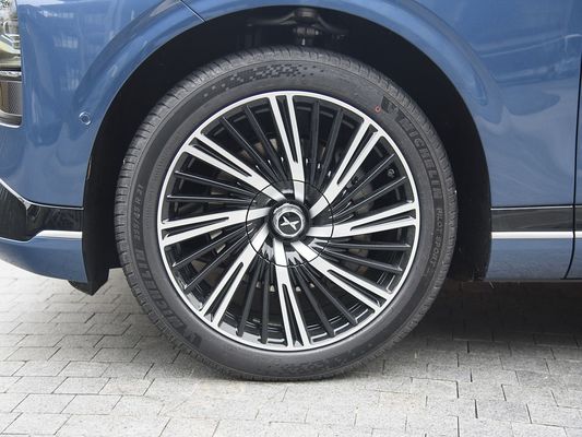 Maximisez votre expérience de conduite avec le Xpeng G9 Véhicule électrique à recharge rapide couple maximal du moteur 695N.m Puissance maximale du moteur 423kW Vitesse maximale 200km/h