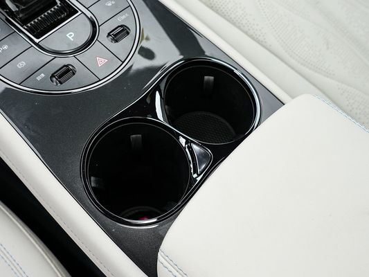 2025 BYD Sceau de véhicule électrique 06GT Temps de charge rapide de 0,33 Hrs et Performance Longue portée 550KM Grande batterie avec toit ensoleillé pour la famille