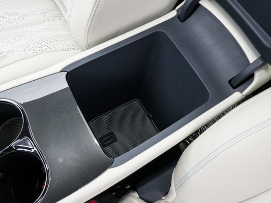 2025 BYD Sceau de véhicule électrique 06GT Temps de charge rapide de 0,33 Hrs et Performance Longue portée 550KM Grande batterie avec toit ensoleillé pour la famille