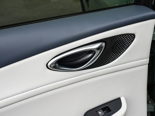 2025 BYD Sceau de véhicule électrique 06GT Temps de charge rapide de 0,33 Hrs et Performance Longue portée 550KM Grande batterie avec toit ensoleillé pour la famille