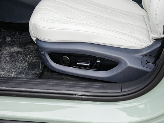 2025 BYD Sceau de véhicule électrique 06GT Temps de charge rapide de 0,33 Hrs et Performance Longue portée 550KM Grande batterie avec toit ensoleillé pour la famille