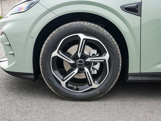 2025 BYD Sceau de véhicule électrique 06GT Temps de charge rapide de 0,33 Hrs et Performance Longue portée 550KM Grande batterie avec toit ensoleillé pour la famille