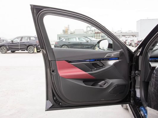 2025 BMW I5 Luxury Electric Cars Bonne performance xDrive Longue portée 651KM Fast Charging EV Nouveau modèle de berline avec toit ensoleillé BMW Série 5
