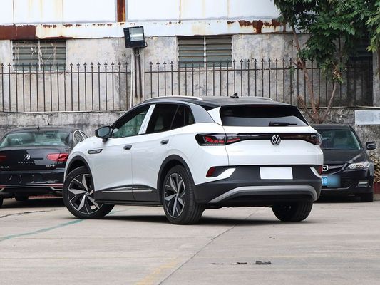 VW ID4 voiture électrique d'occasion avec une autonomie de 600 km et un toit panoramique inoubliable