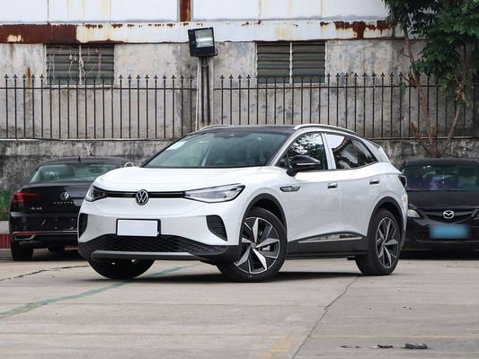 VW ID4 voiture électrique d'occasion avec une autonomie de 600 km et un toit panoramique inoubliable