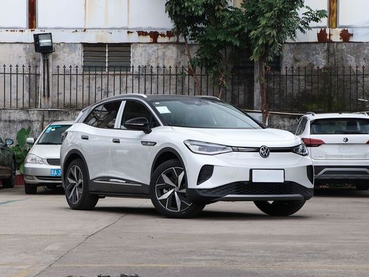 VW ID4 voiture électrique d'occasion avec une autonomie de 600 km et un toit panoramique inoubliable
