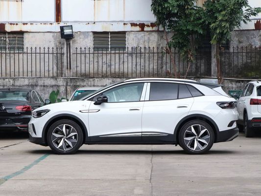 VW ID4 voiture électrique d'occasion avec une autonomie de 600 km et un toit panoramique inoubliable